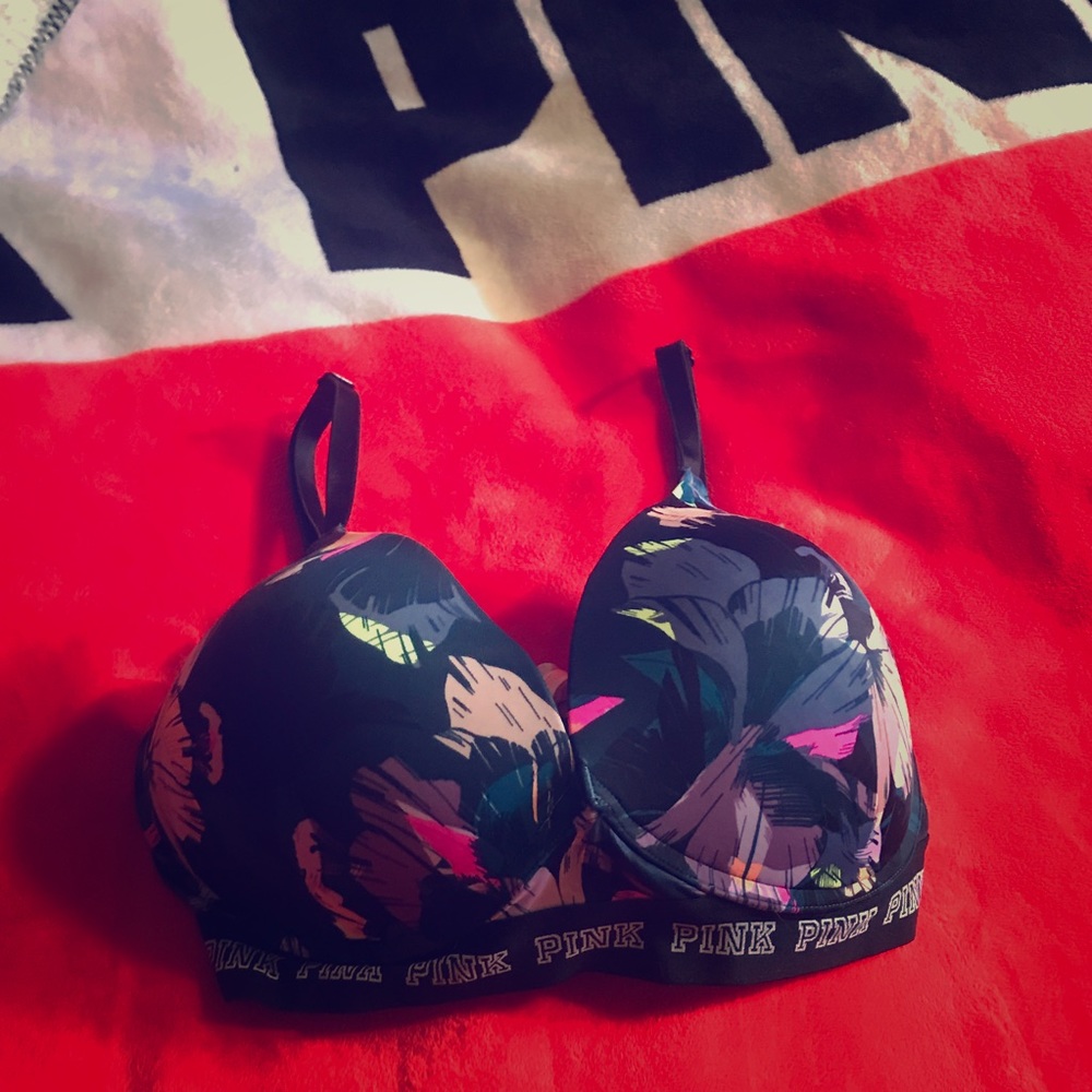 VS PINK Wear Everywhere Bra